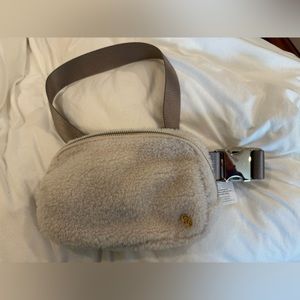 Lululemon original fleece belt bag